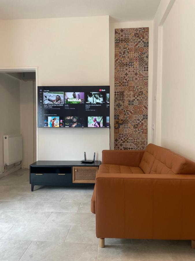 4 Bedroom House With Garden, Parking & 3 Mins Walking Distance From Train Station 런던 외부 사진