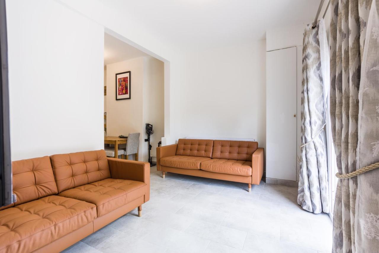 4 Bedroom House With Garden, Parking & 3 Mins Walking Distance From Train Station 런던 외부 사진